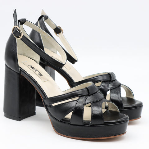 SANDALES EN CUIR À TALONS HAUTES ET BRIDES À CHEVILLE