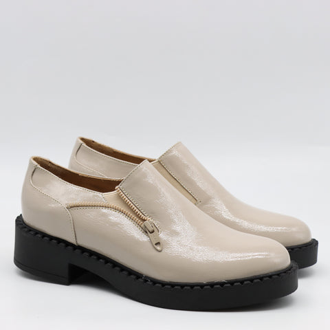 CHAUSSURES À ÉLASTIQUE EN CUIR VERNIS