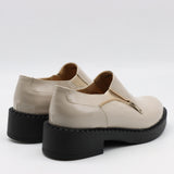 CHAUSSURES À ÉLASTIQUE EN CUIR VERNIS
