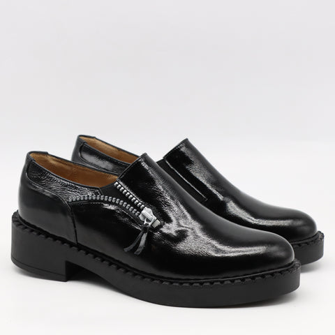 CHAUSSURES À ÉLASTIQUE EN CUIR VERNIS