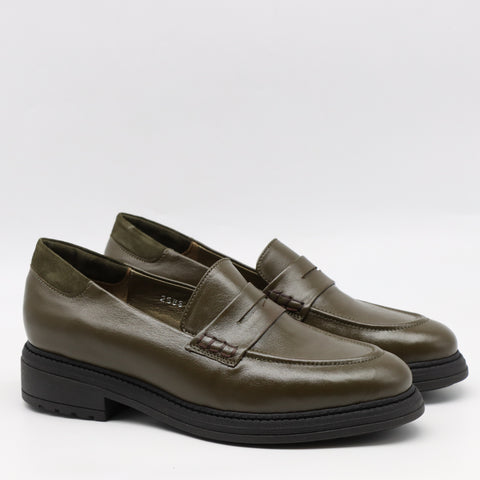 CHAUSSURES EN CUIR