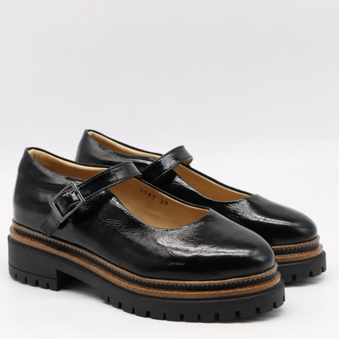 BABIES EN CUIR VERNIS FROISSÉ ET SEMELLE CRANTÉE