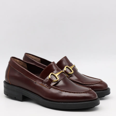 MOCASSINS EN CUIR ET MORS DORÉ