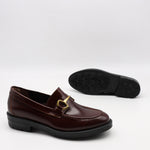 MOCASSINS EN CUIR ET MORS DORÉ
