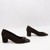 ESCARPINS EN DAIM CUIR ET BOUT POINTU EN CUIR VERNIS