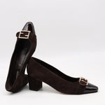 ESCARPINS EN DAIM CUIR ET BOUT POINTU EN CUIR VERNIS