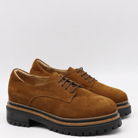 DERBIES EN DAIM CUIR ET SEMELLE CRANTÉE