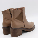 BOTTINES EN CUIR À TALONS CARRÉE