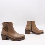 BOTTINES EN CUIR À TALONS CARRÉE