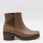BOTTINES EN CUIR À TALONS CARRÉE