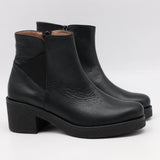 BOTTINES EN CUIR À TALONS CARRÉE
