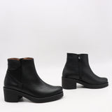 BOTTINES EN CUIR À TALONS CARRÉE