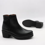 BOTTINES EN CUIR À TALONS CARRÉE