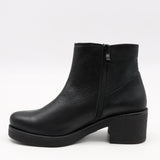 BOTTINES EN CUIR À TALONS CARRÉE