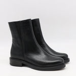 BOTTINES EN CUIR À TALONS CARRÉE