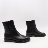 BOTTINES EN CUIR À TALONS CARRÉE