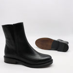 BOTTINES EN CUIR À TALONS CARRÉE