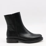 BOTTINES EN CUIR À TALONS CARRÉE