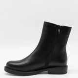 BOTTINES EN CUIR À TALONS CARRÉE