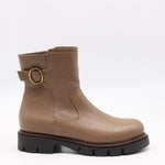BOTTINES EN CUIR ET SEMELLE CRANTÉE