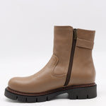 BOTTINES EN CUIR ET SEMELLE CRANTÉE