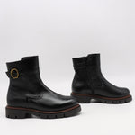 BOTTINES EN CUIR ET SEMELLE CRANTÉE