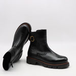 BOTTINES EN CUIR ET SEMELLE CRANTÉE