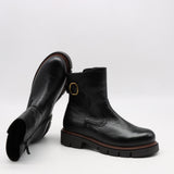 BOTTINES EN CUIR ET SEMELLE CRANTÉE