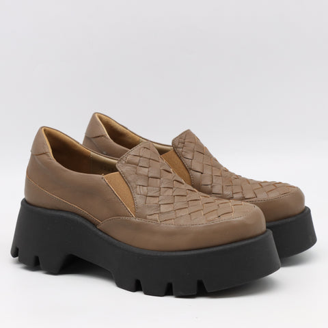 CHAUSSURES EN CUIR À SEMELLE CRANTÉE