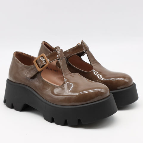 BABIES EN CUIR VERNIS À SEMELLE CRANTÉE