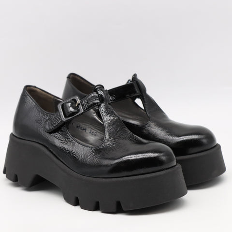 BABIES EN CUIR VERNIS À SEMELLE CRANTÉE
