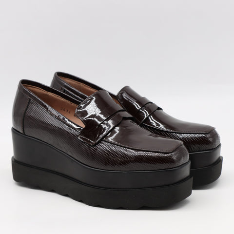 MOCASSINS COMPENSÉES EN CUIR VERNIS