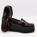 MOCASSINS COMPENSÉES EN CUIR VERNIS