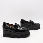 MOCASSINS COMPENSÉES EN CUIR VERNIS