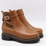 BOTTINES EN CUIR À SEMELLES CRANTÉE