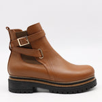 BOTTINES EN CUIR À SEMELLES CRANTÉE