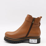 BOTTINES EN CUIR À SEMELLES CRANTÉE