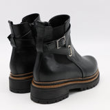 BOTTINES EN CUIR À SEMELLES CRANTÉE