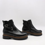 BOTTINES EN CUIR À SEMELLES CRANTÉE