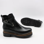 BOTTINES EN CUIR À SEMELLES CRANTÉE