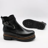 BOTTINES EN CUIR À SEMELLES CRANTÉE