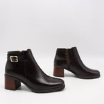 BOTTINES EN CUIR À TALONS CARRÉE