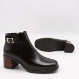 BOTTINES EN CUIR À TALONS CARRÉE