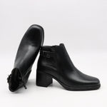 BOTTINES EN CUIR À TALONS CARRÉE