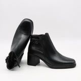 BOTTINES EN CUIR À TALONS CARRÉE