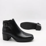 BOTTINES EN CUIR À TALONS CARRÉE