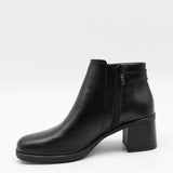 BOTTINES EN CUIR À TALONS CARRÉE