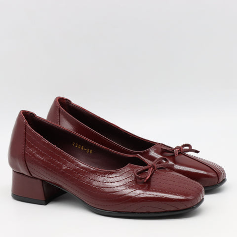 ESCARPINS MI-TALONS EN CUIR VERNIS