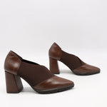 ESCARPINS À TALONS EN CUIR ET ÉLASTIQUE