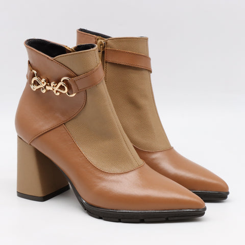 BOTTINES À TALONS ET BOUT POINTU EN CUIR